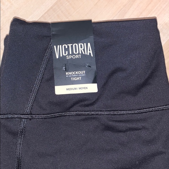 HOST ✅ VICTORIA’S SECRET KNOCKOUT keyhole leggings - Picture 6 of 7